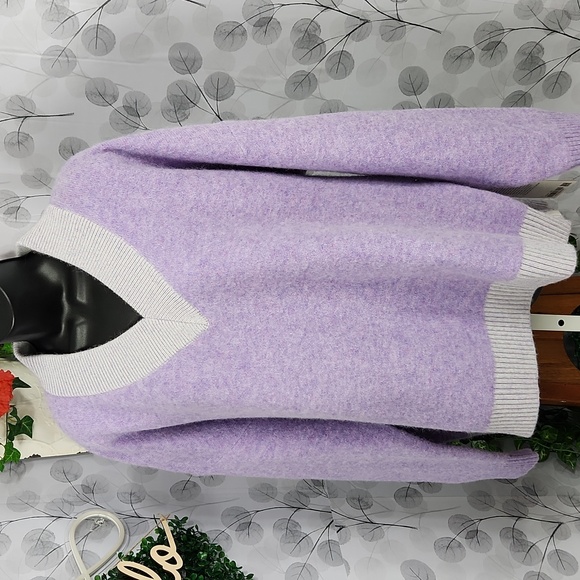 Lululemon Alpaca Wool-Blend V-Neck Sweater - Picture 3 of 9